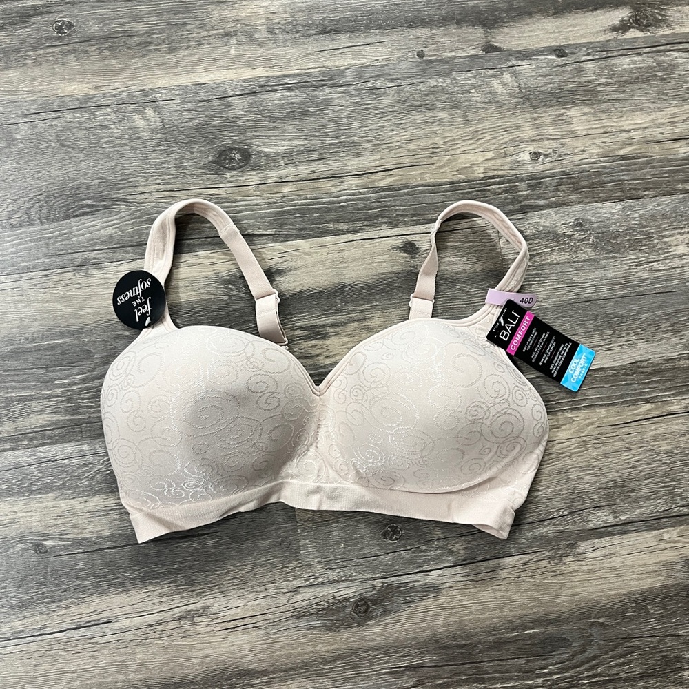 NWT Bali Comfort Bra 40D